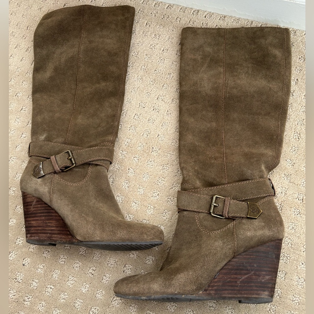 BCBGeneration wedge boots Size 9 1/2